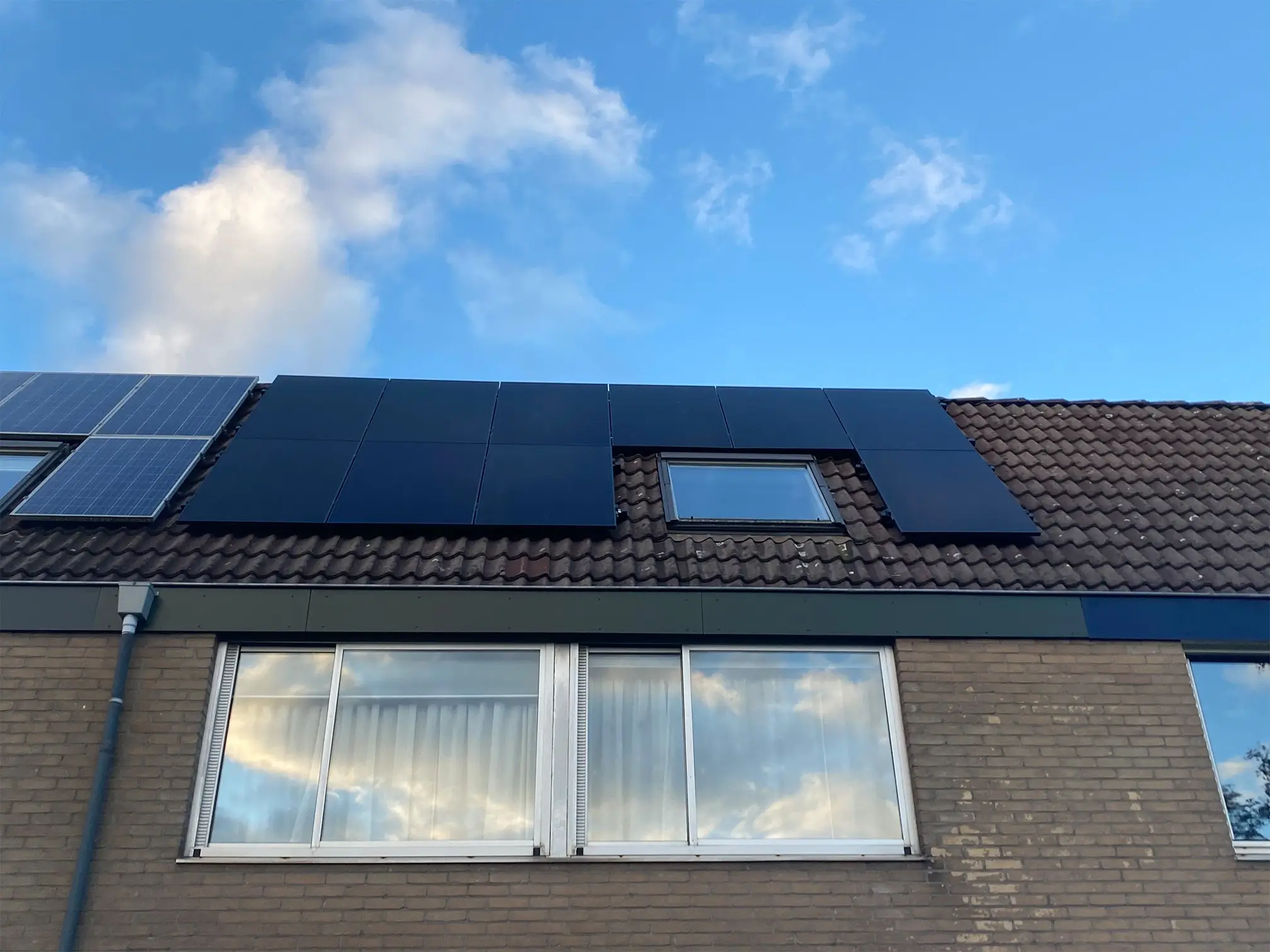 Installatie zonnepanelen op dak Utrecht